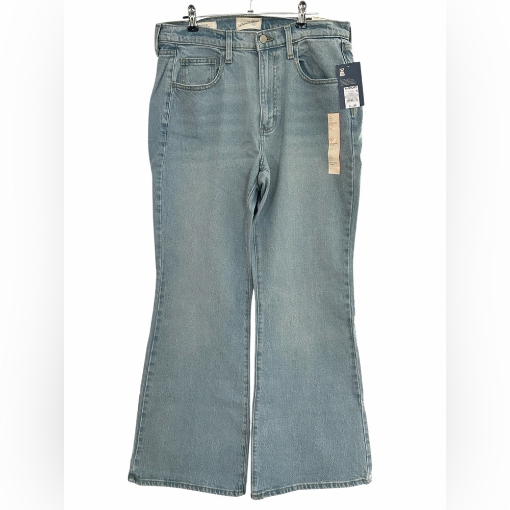 Universal Thread Woman’s Light Wash Flare Jeans Size 10 Short - NWT Waist 15”